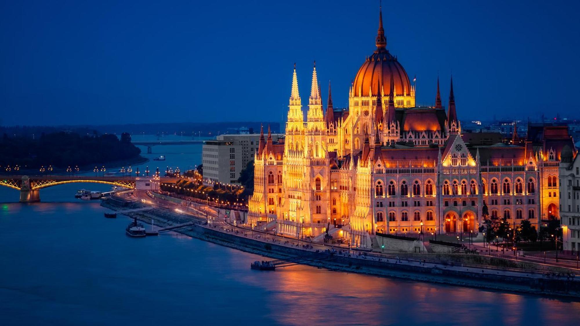 Next To New York Palace Center * Budapest