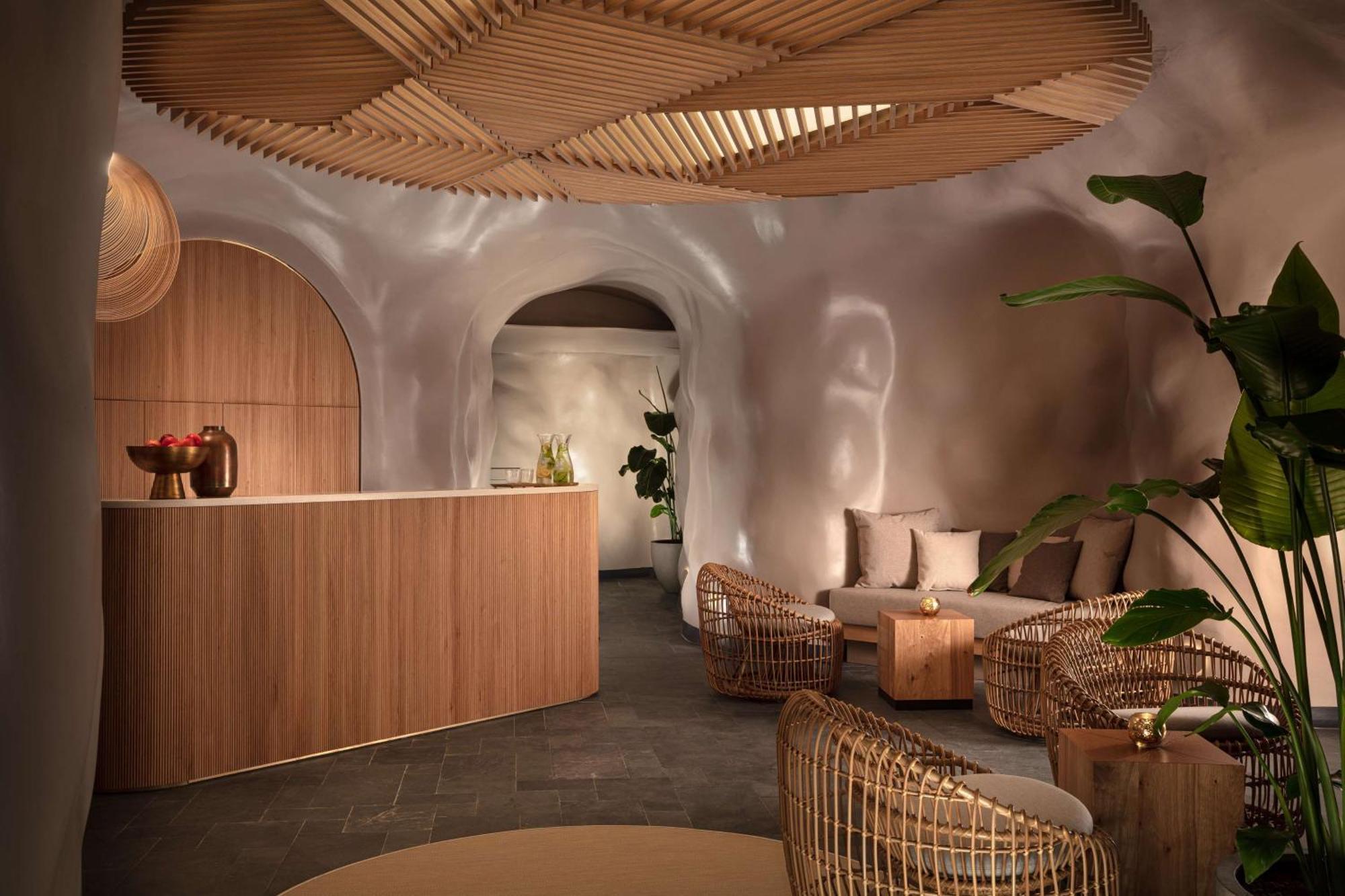 Anantara New York Palace - A Leading Of The World Hotel 5*