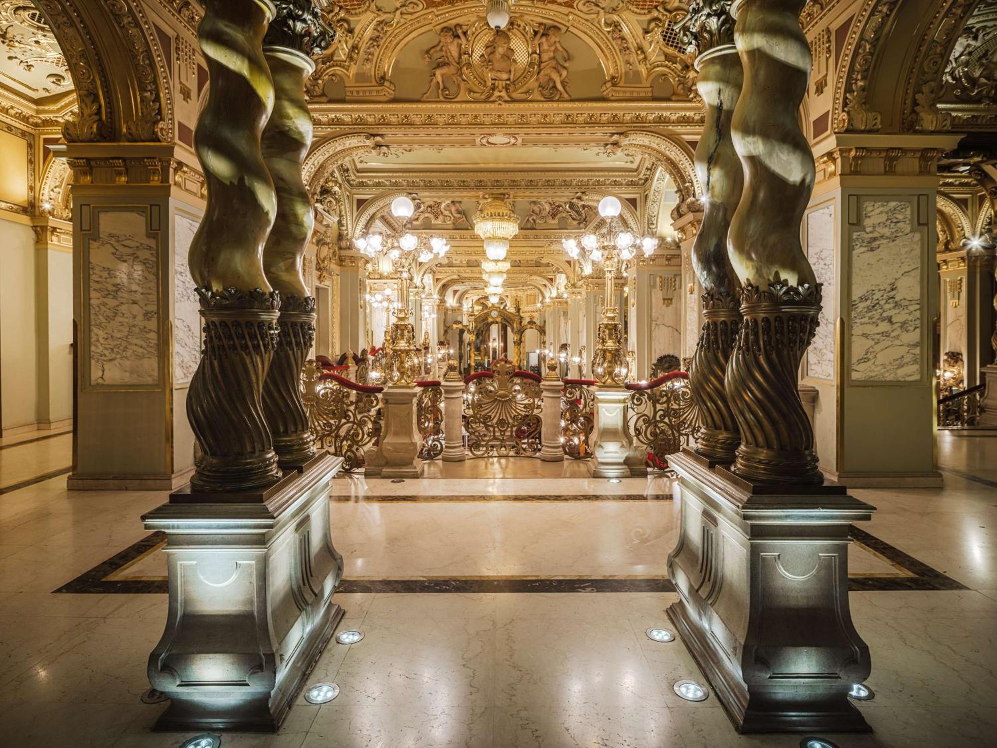 Anantara New York Palace - A Leading Of The World 5*