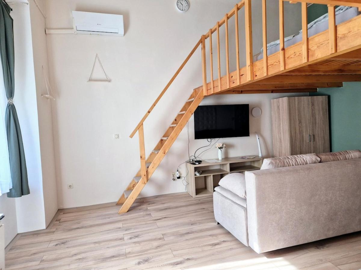 Calm And Elegant With Ac In The Downtown
