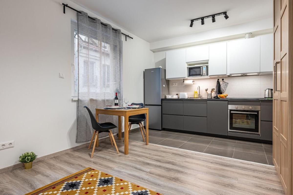 Tol26 Chic In New Building Budapest