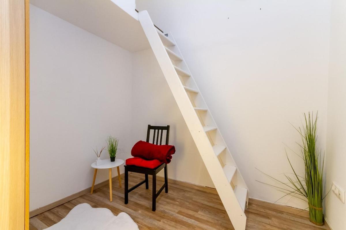 Urbannest - Free Garage!