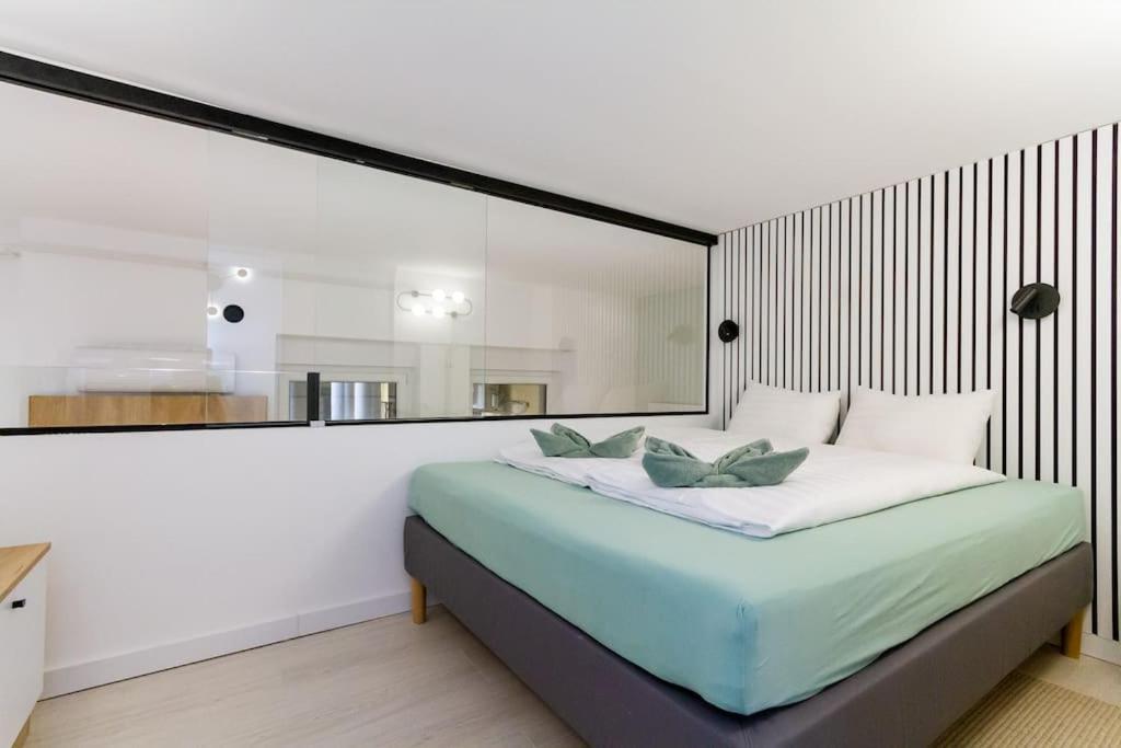 2 Bedroom W Ac Extravagant Gallery Loft By Newave *