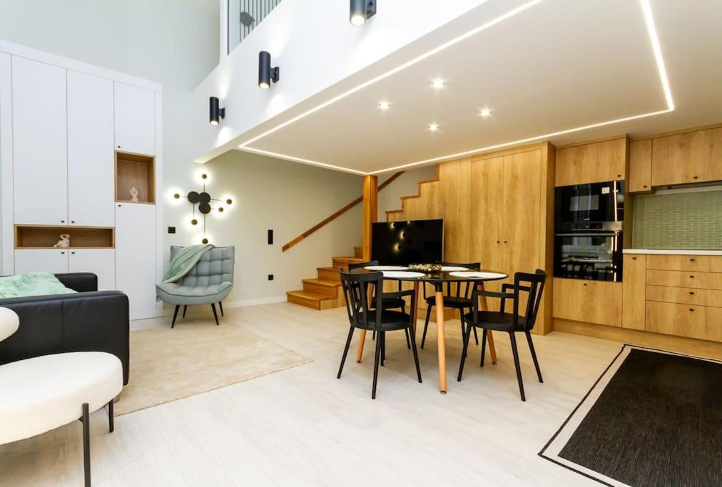 2 Bedroom W Ac Extravagant Gallery Loft By Newave Appartamento
