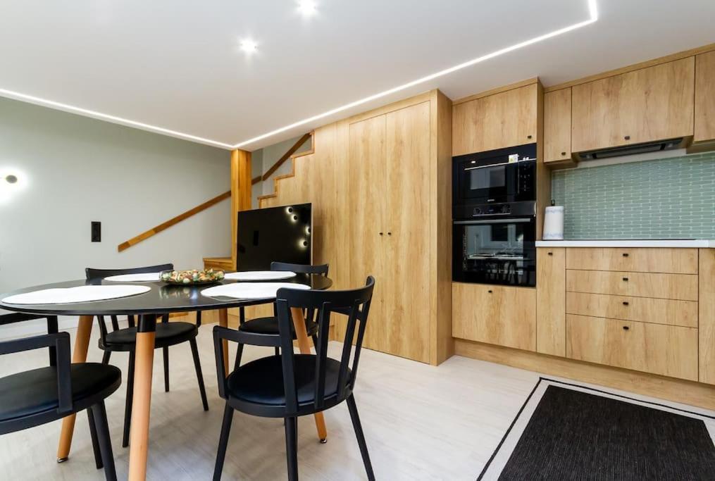 2 Bedroom W Ac Extravagant Gallery Loft By Newave * Budapest