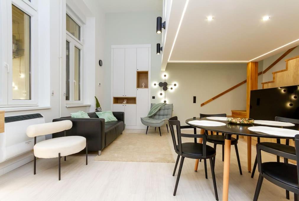 2 Bedroom W Ac Extravagant Gallery Loft By Newave Appartamento Budapest