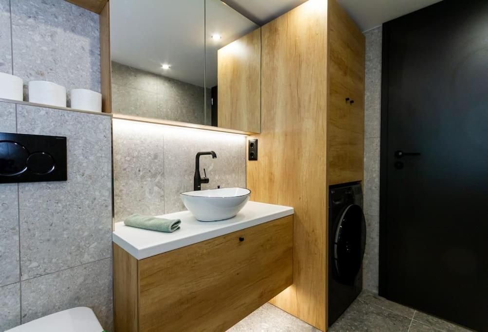 2 Bedroom W Ac Extravagant Gallery Loft By Newave Budapest