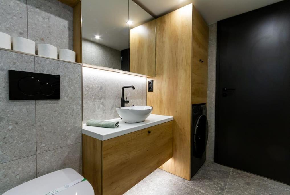2 Bedroom W Ac Extravagant Gallery Loft By Newave * Budapest