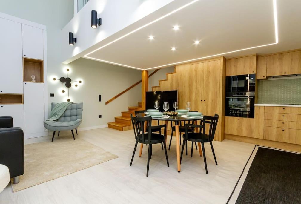 Appartamento 2 Bedroom W Ac Extravagant Gallery Loft By Newave