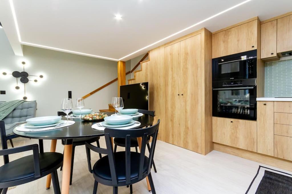 2 Bedroom W Ac Extravagant Gallery Loft By Newave