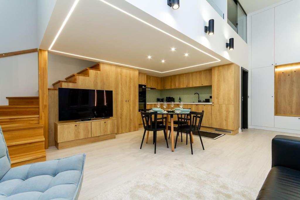 2 Bedroom W Ac Extravagant Gallery Loft By Newave Appartamento