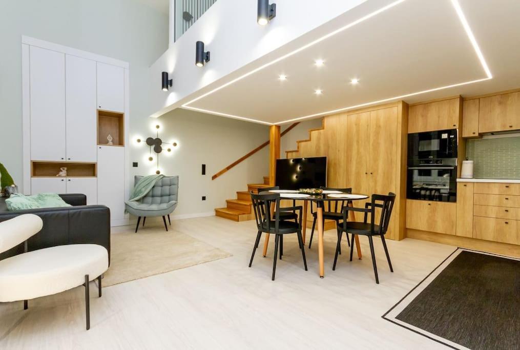 Appartamento 2 Bedroom W Ac Extravagant Gallery Loft By Newave