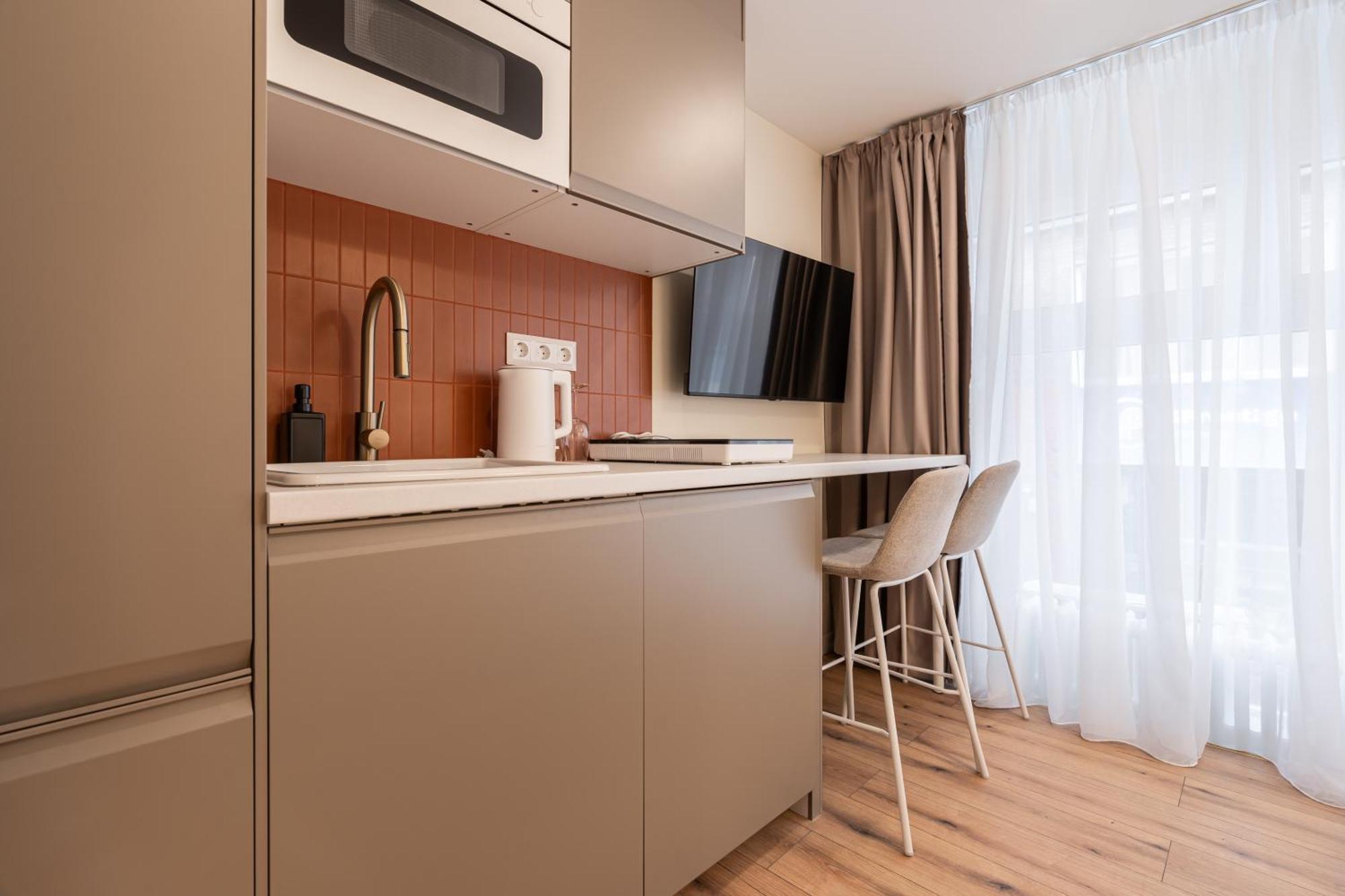 Asboth Boutique Suites, Location By Bqa