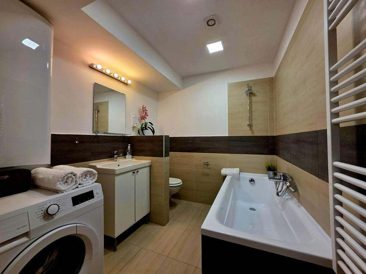 Park Harmony Duplex - Near Heroes' Square