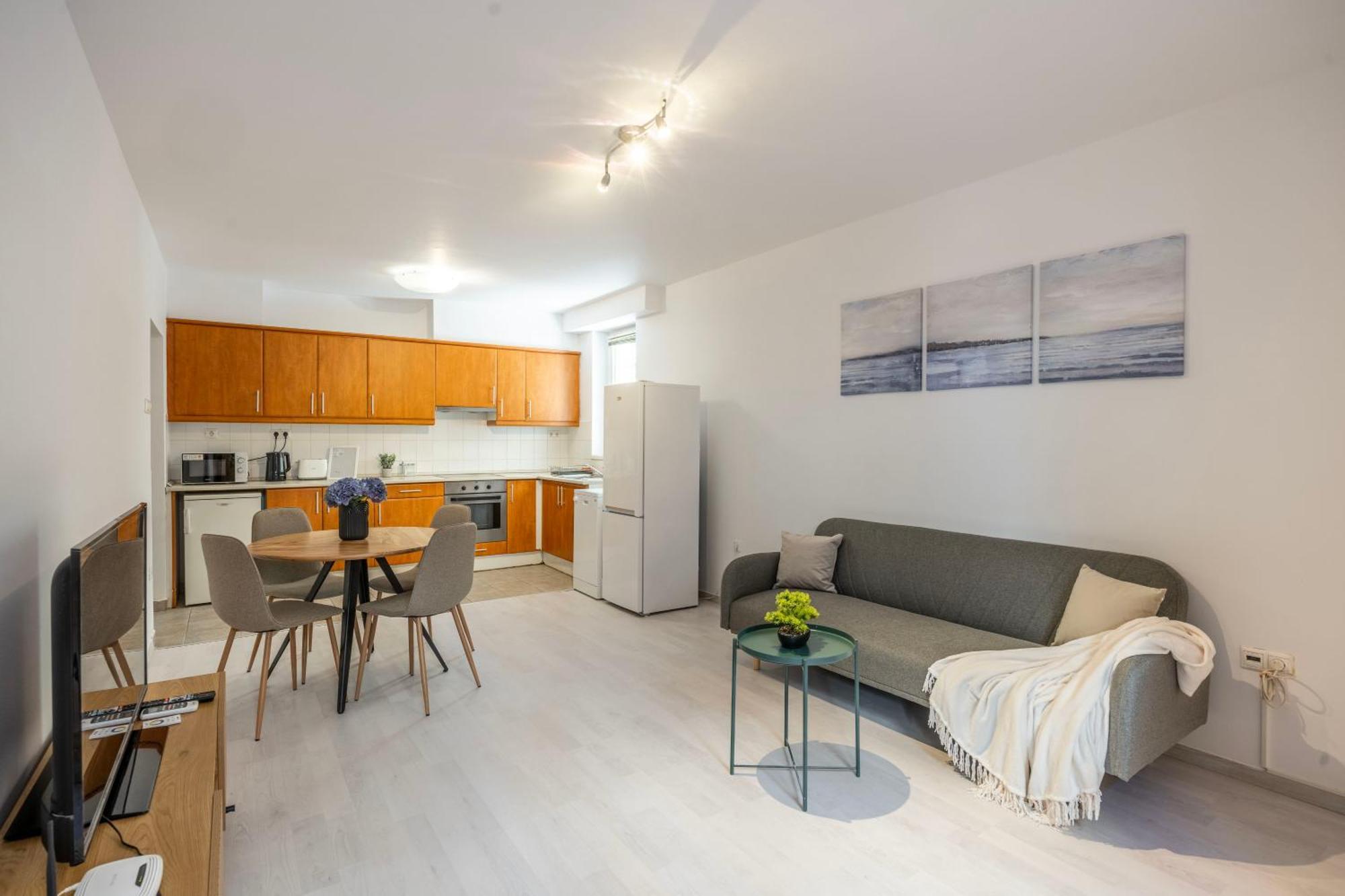 Apartment Cozy Sweet Hideaway In The Heart Of *