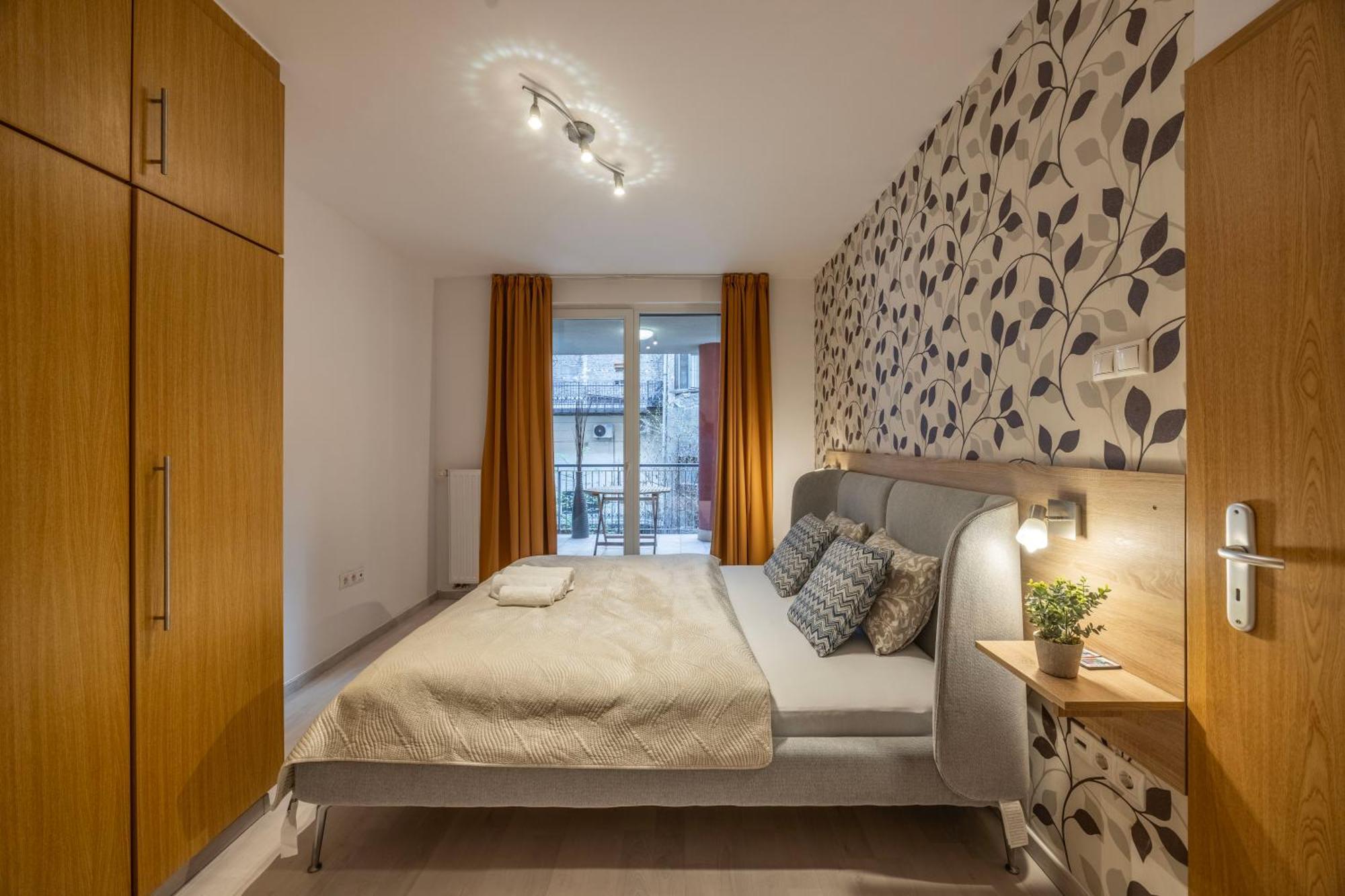Cozy Sweet Hideaway In The Heart Of Apartment *