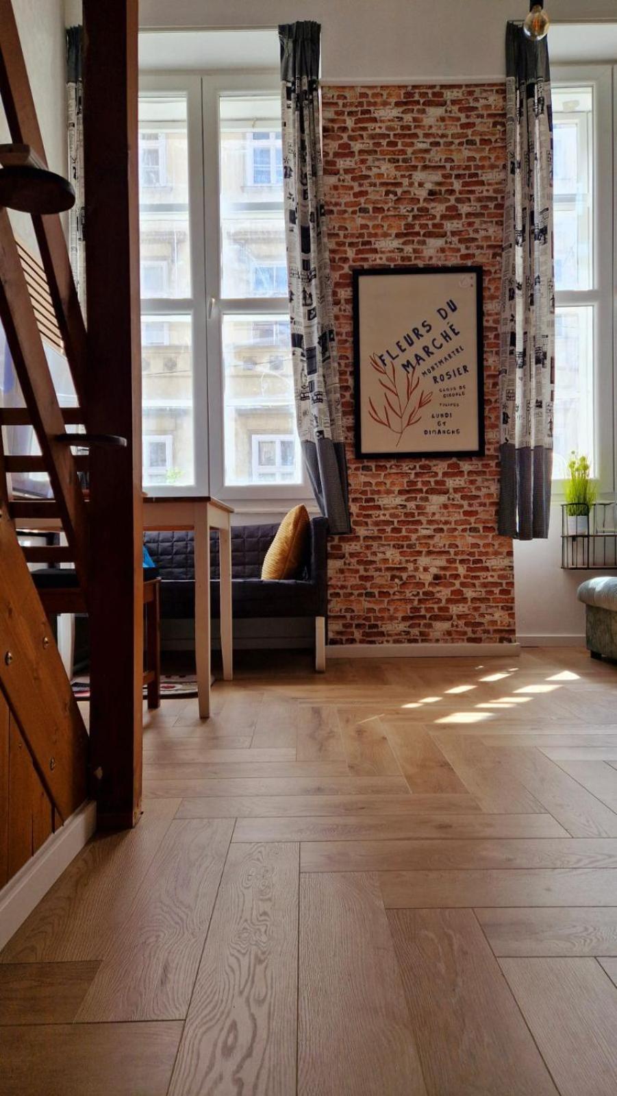 Center Apartment *