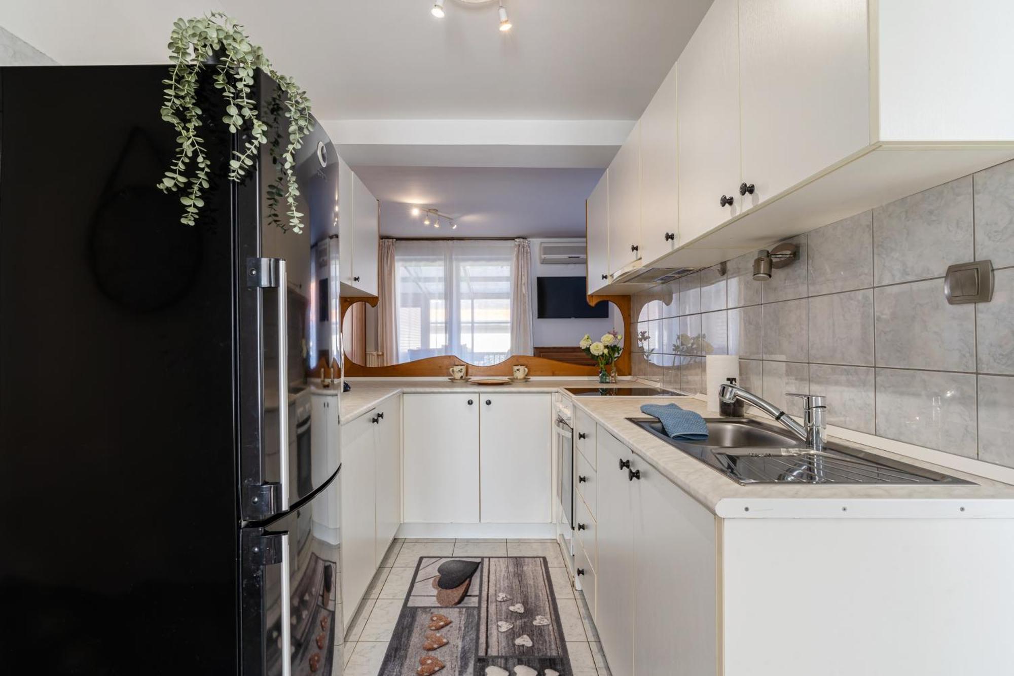 Molly's - 2 Bdrms, Terrace, Parking