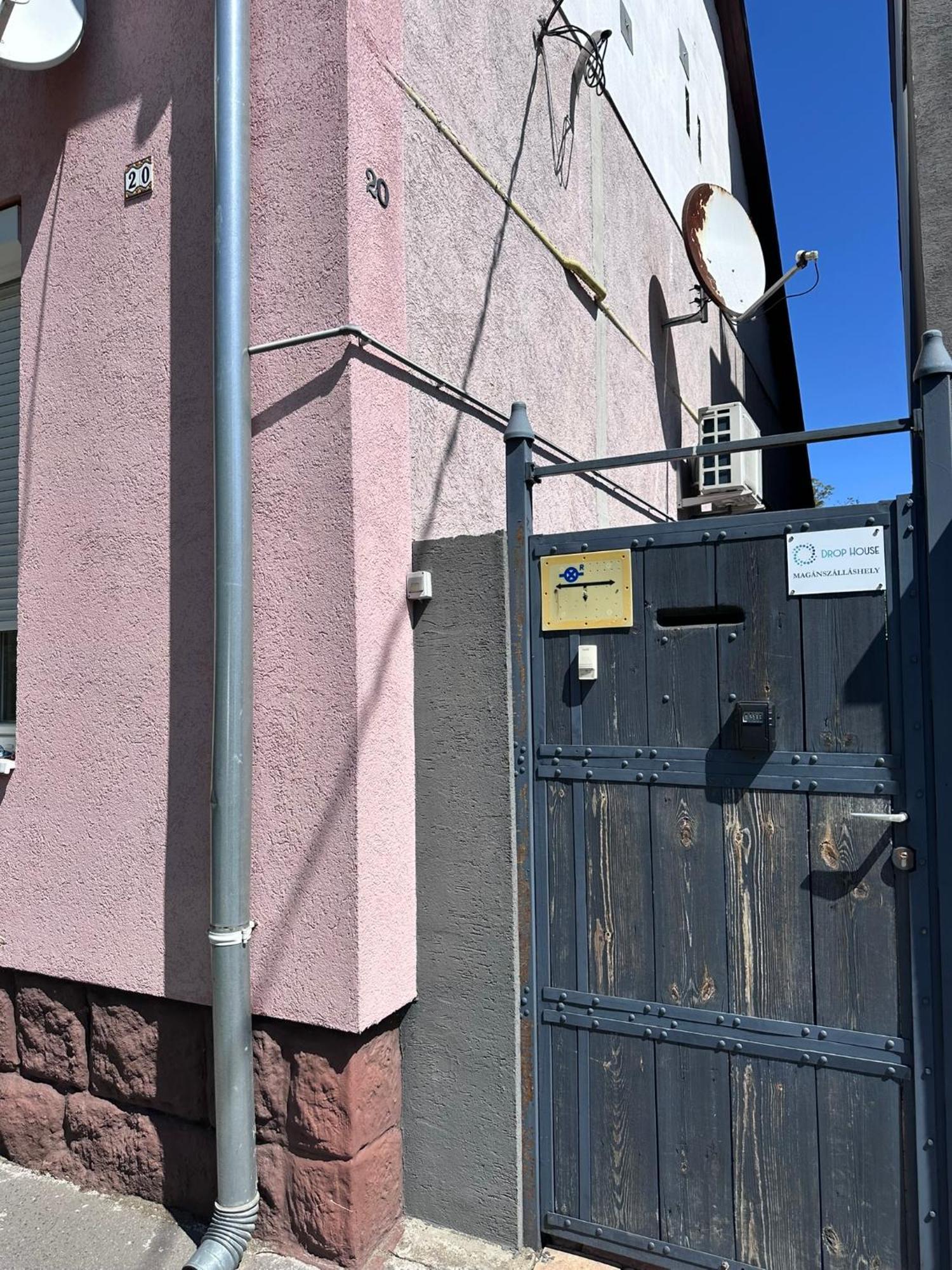 Drop House - One Bedroom
