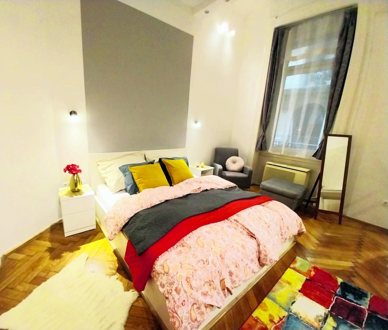 King Bed & Cozy Lighting, Free Wifi In Apartamento *