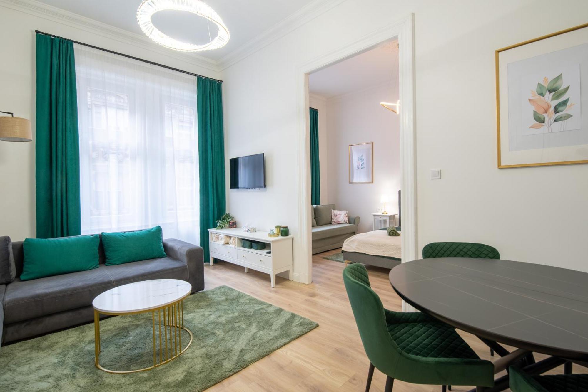 Rose-modern, Central, Quiet, Heroes' Square Apartamento