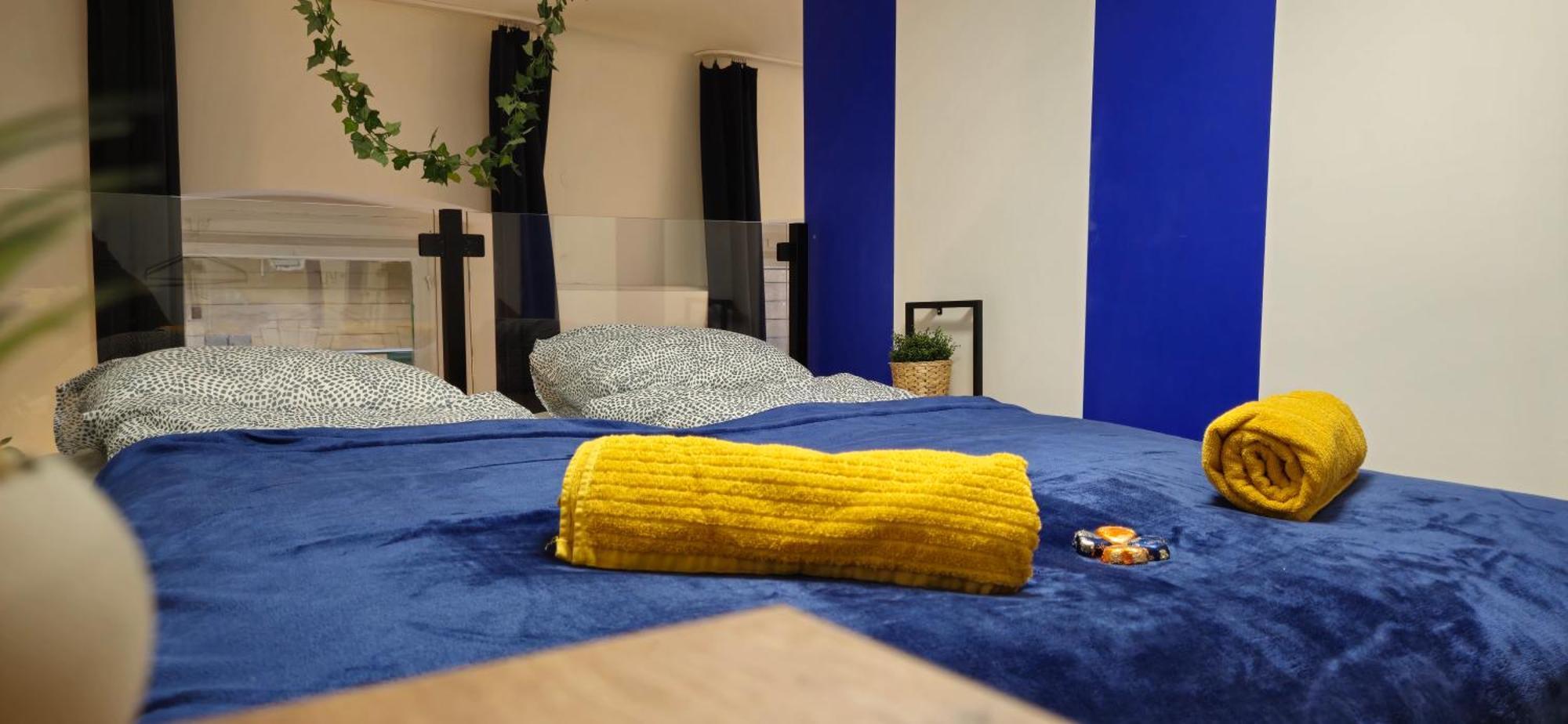 Eden's Golden Gallery Loft