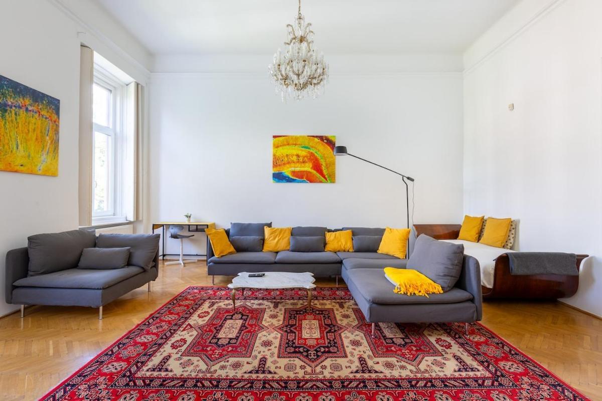 Museum Avenue 2-br Apartmán *