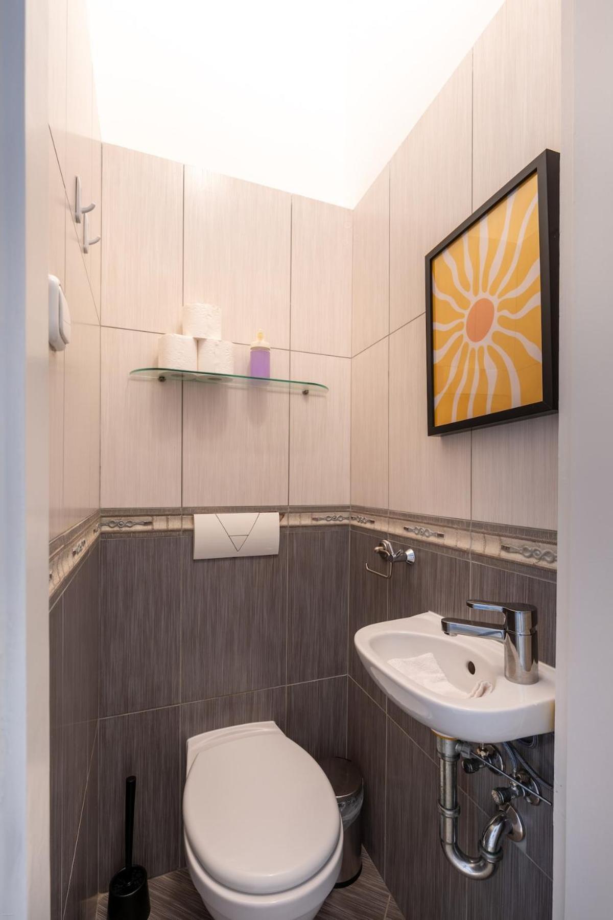 Museum Avenue 2-br *