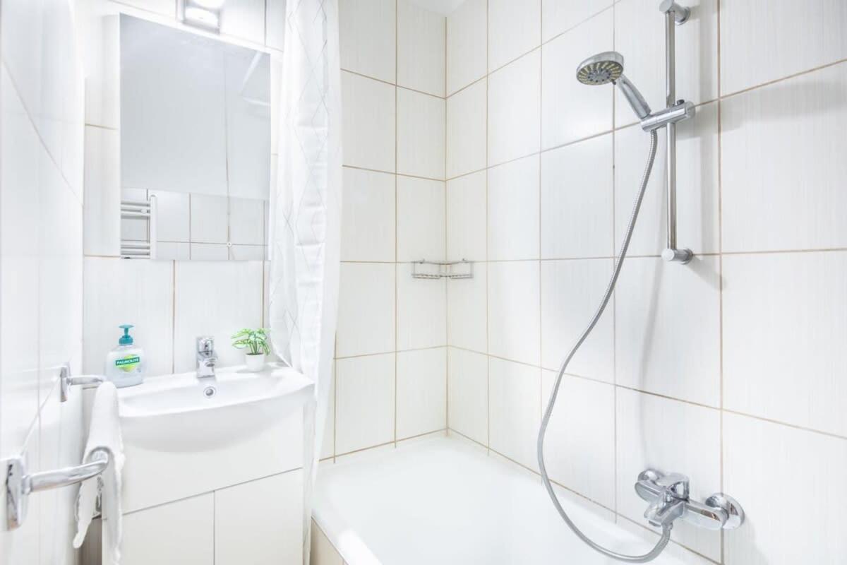 - Comfy - Easy Budapest