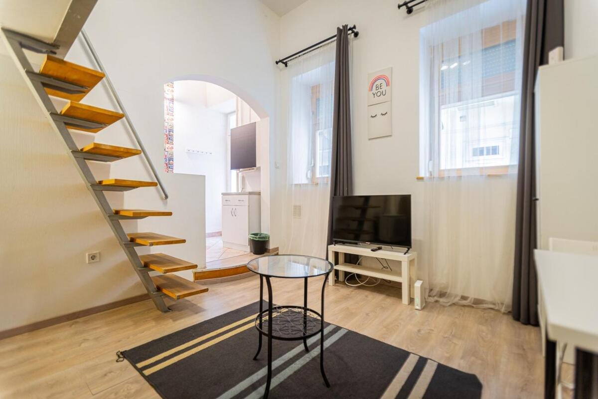 Apartman Cool In The Downtown, Eduardo