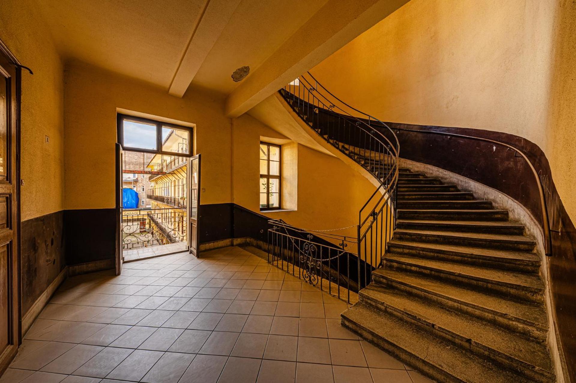 Heart Of The - Spacious -by Astoria Budapest