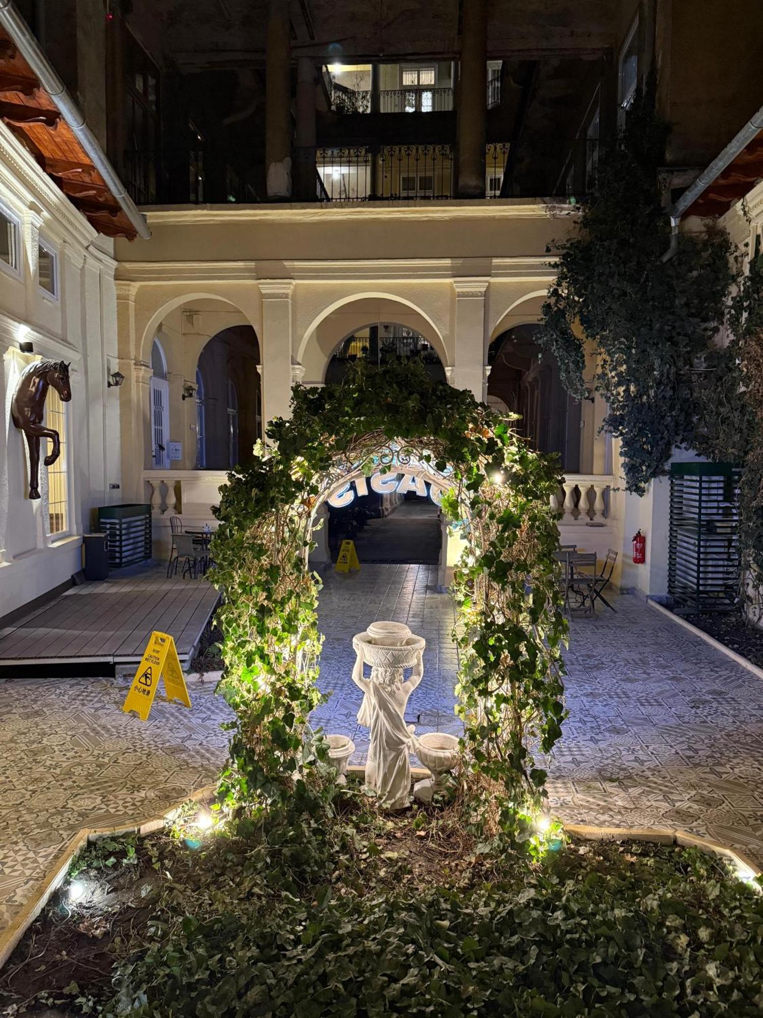 Oasis Inn Budapest 4*