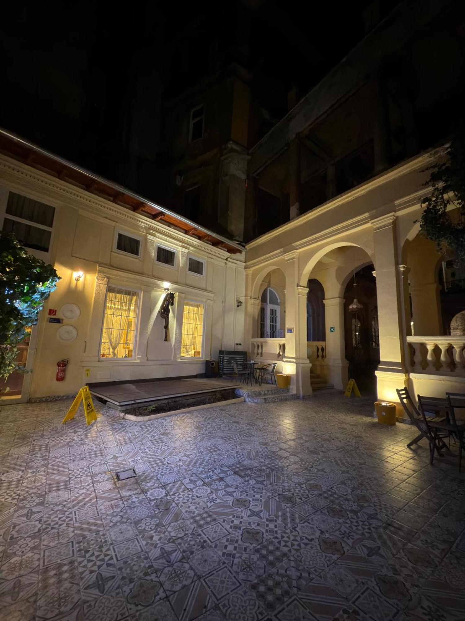 Guest house Oasis Inn Budapest 4*