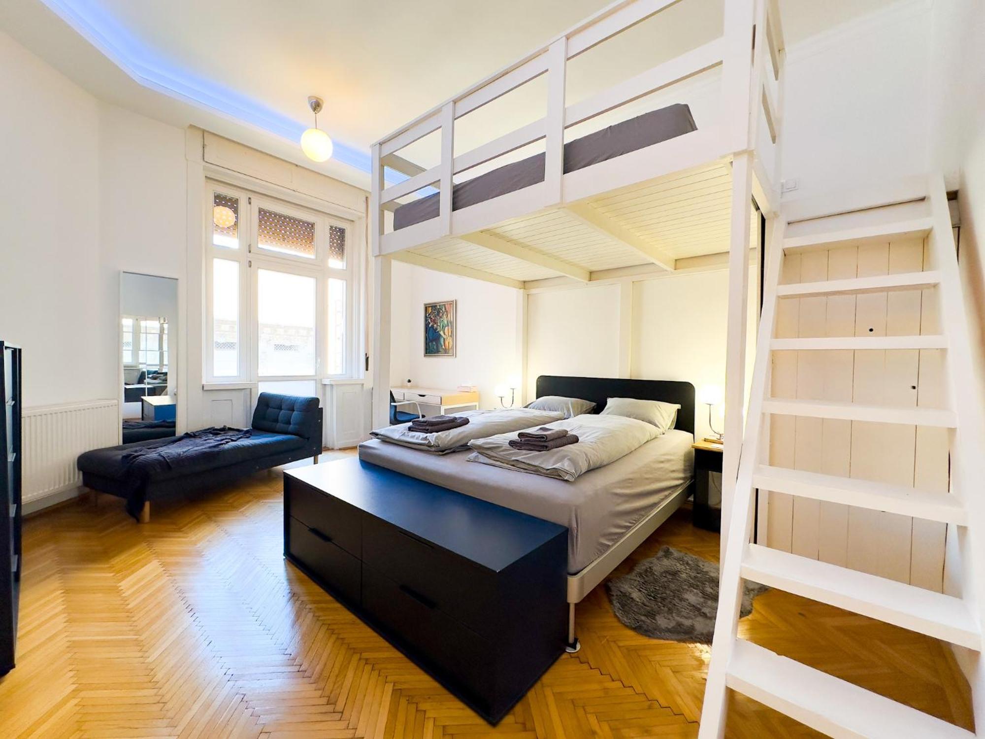 Spacious 4br Oasis In - Bp Sky Apartment *