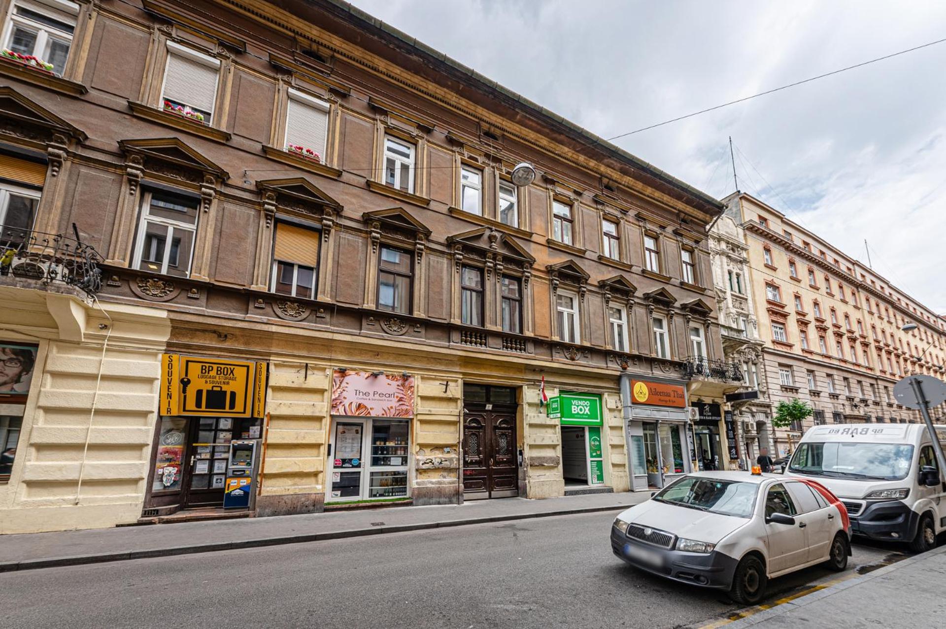 Charming & The Hidden Gem On Akacfa Str *