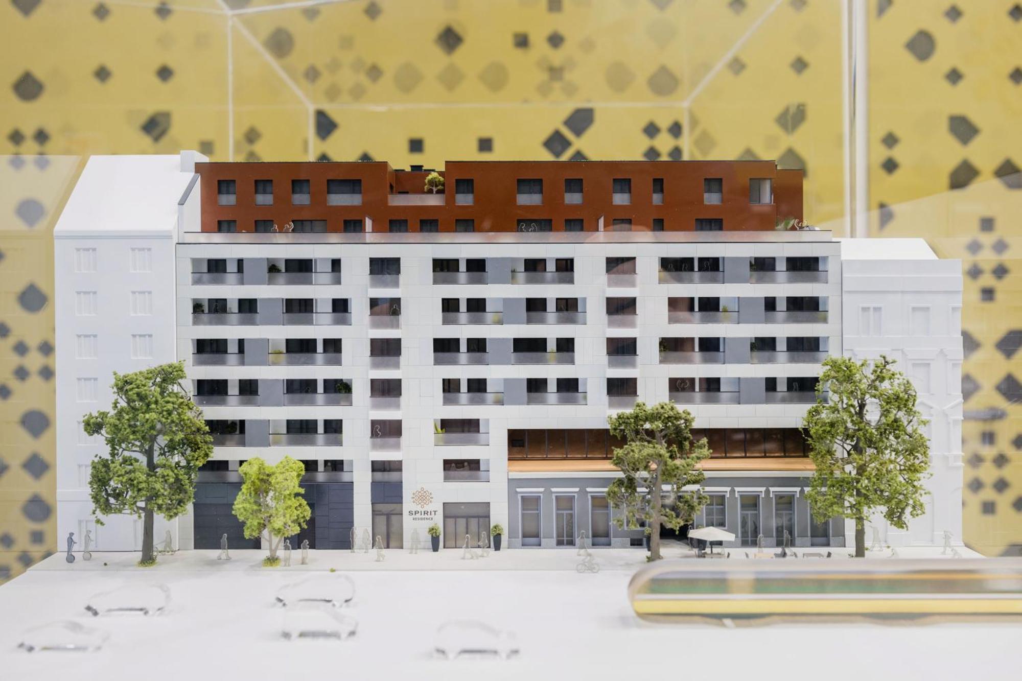 Stylish Ground-floor Comfort W Terrace & Parking Apartamento