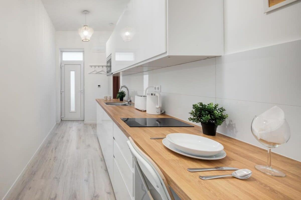 Apartment Cozy New With Air-conditioning *