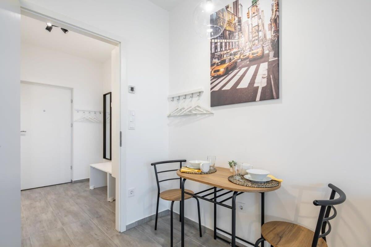 Super View - Balcony - New - At River Appartamento