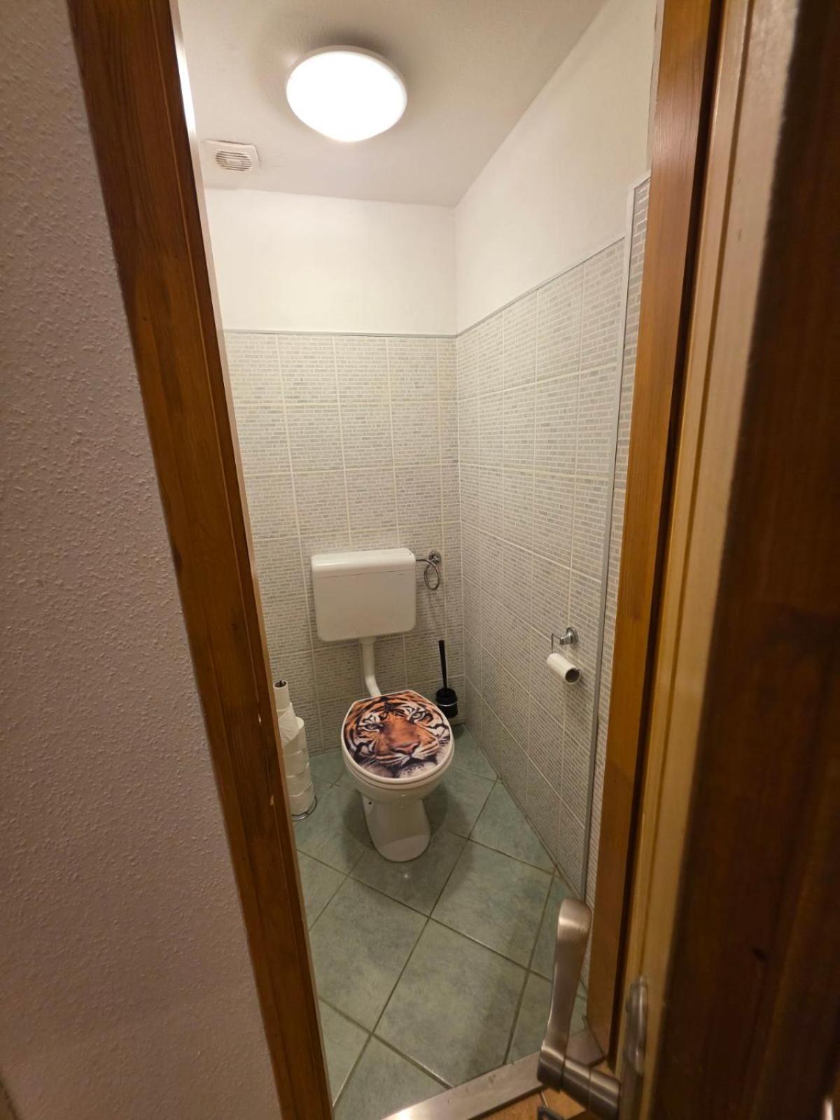 Ekszerdoboz A Varos Koezepen *