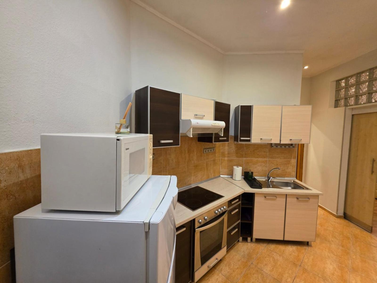 Ekszerdoboz A Varos Koezepen Apartment