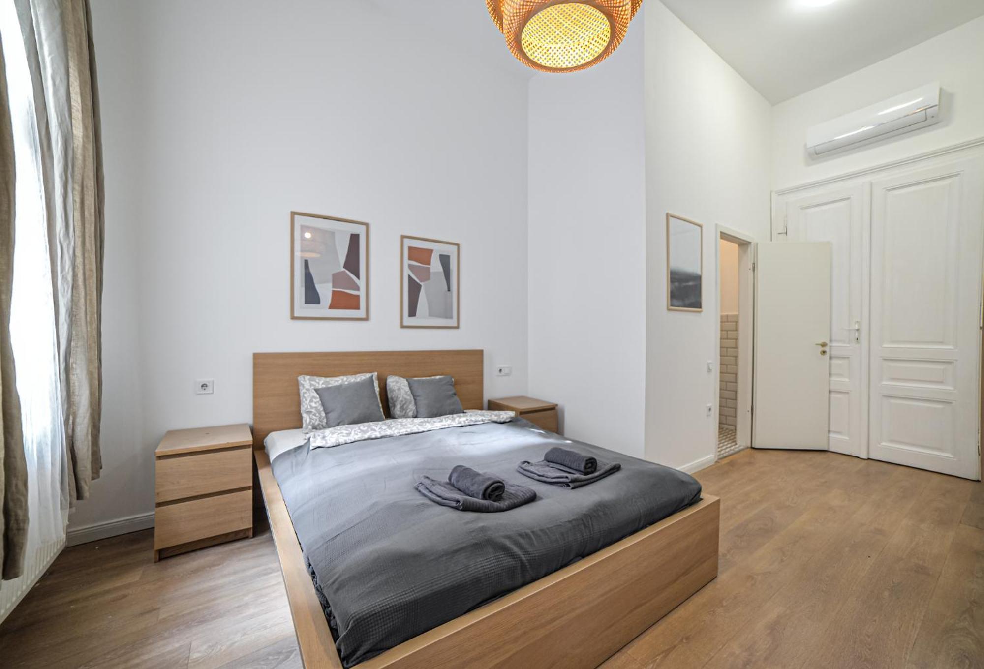Cosy Corner - Csengery Street *