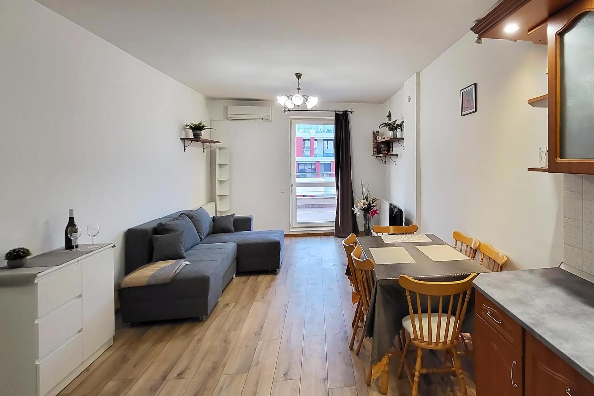 Calm Premium Apartment, Terrace & Garage Budapest