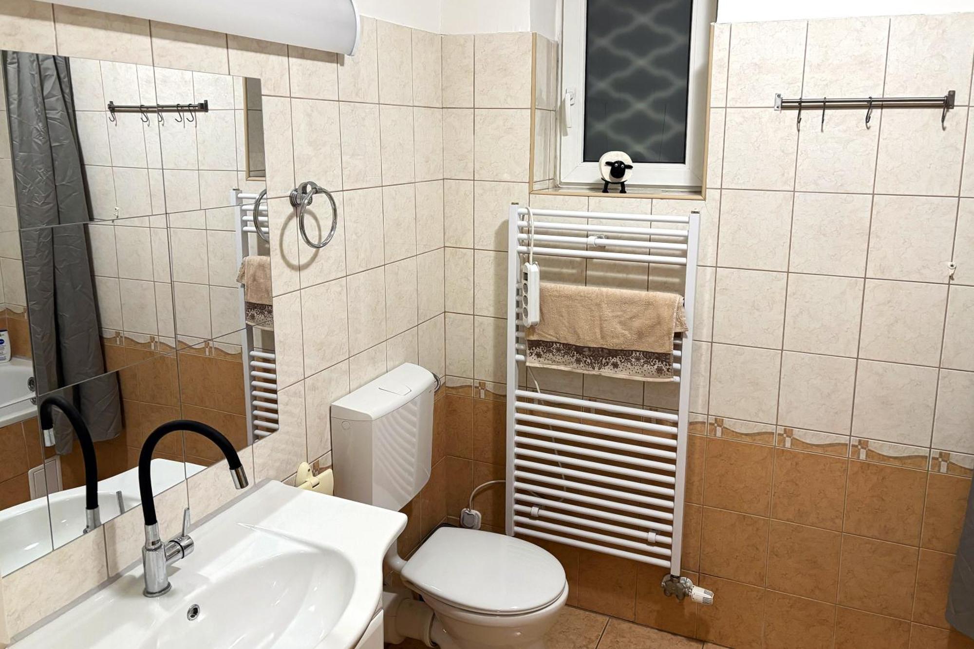 Calm Premium Apartment, Terrace & Garage