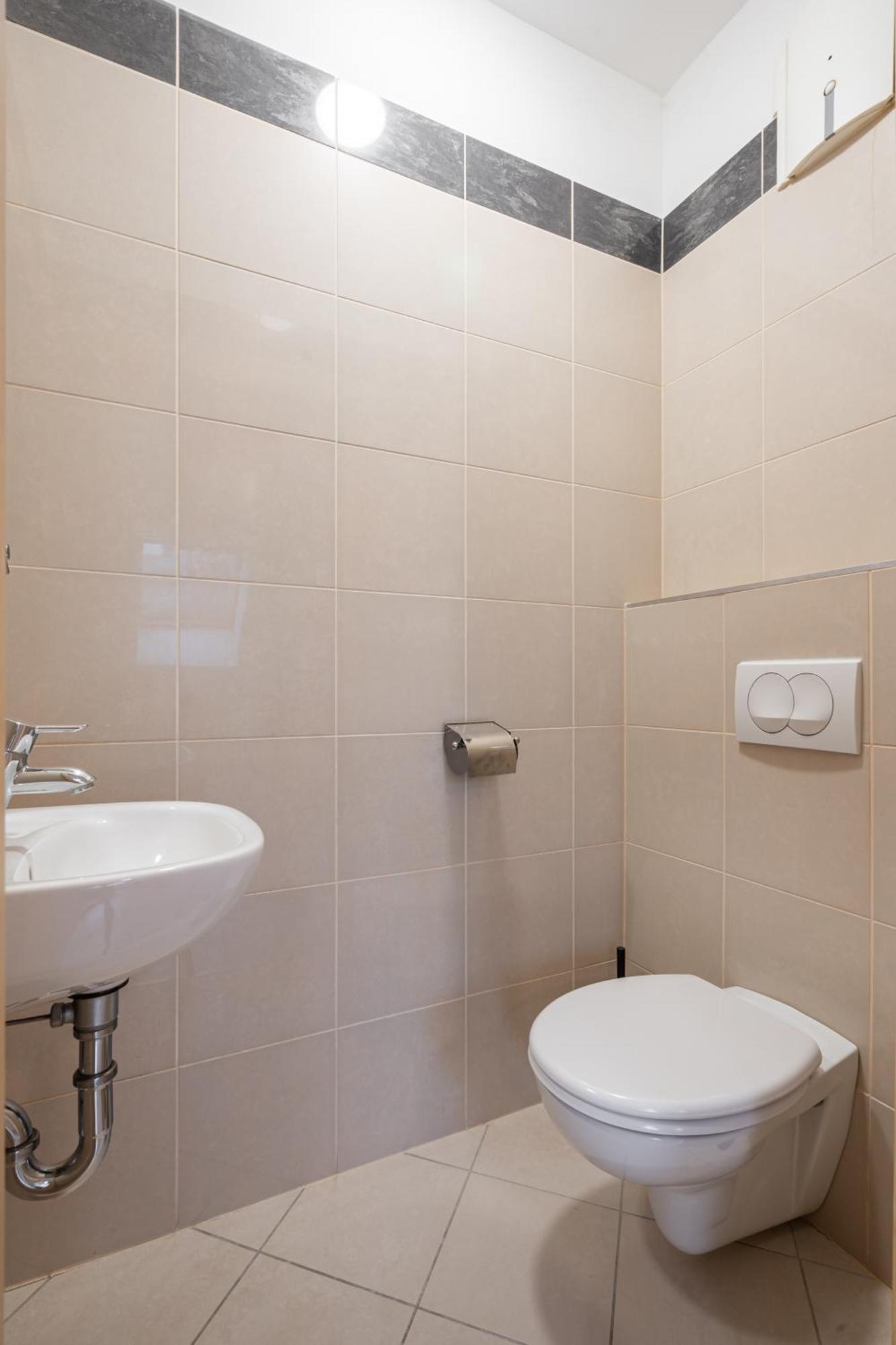 Apartmán D16 - Gozsdu Garden - Location By Bqa *