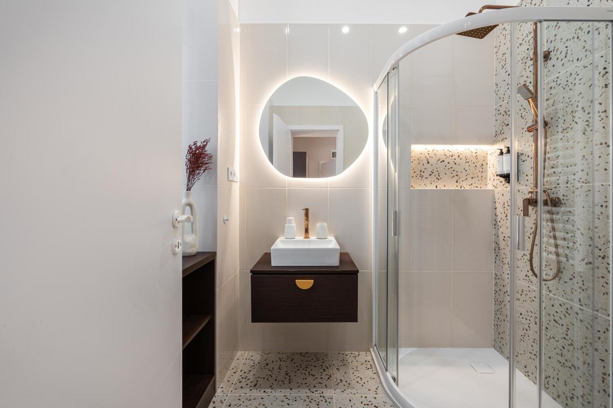 W18 - Boutique Apartments, Location By Bqa Apartment