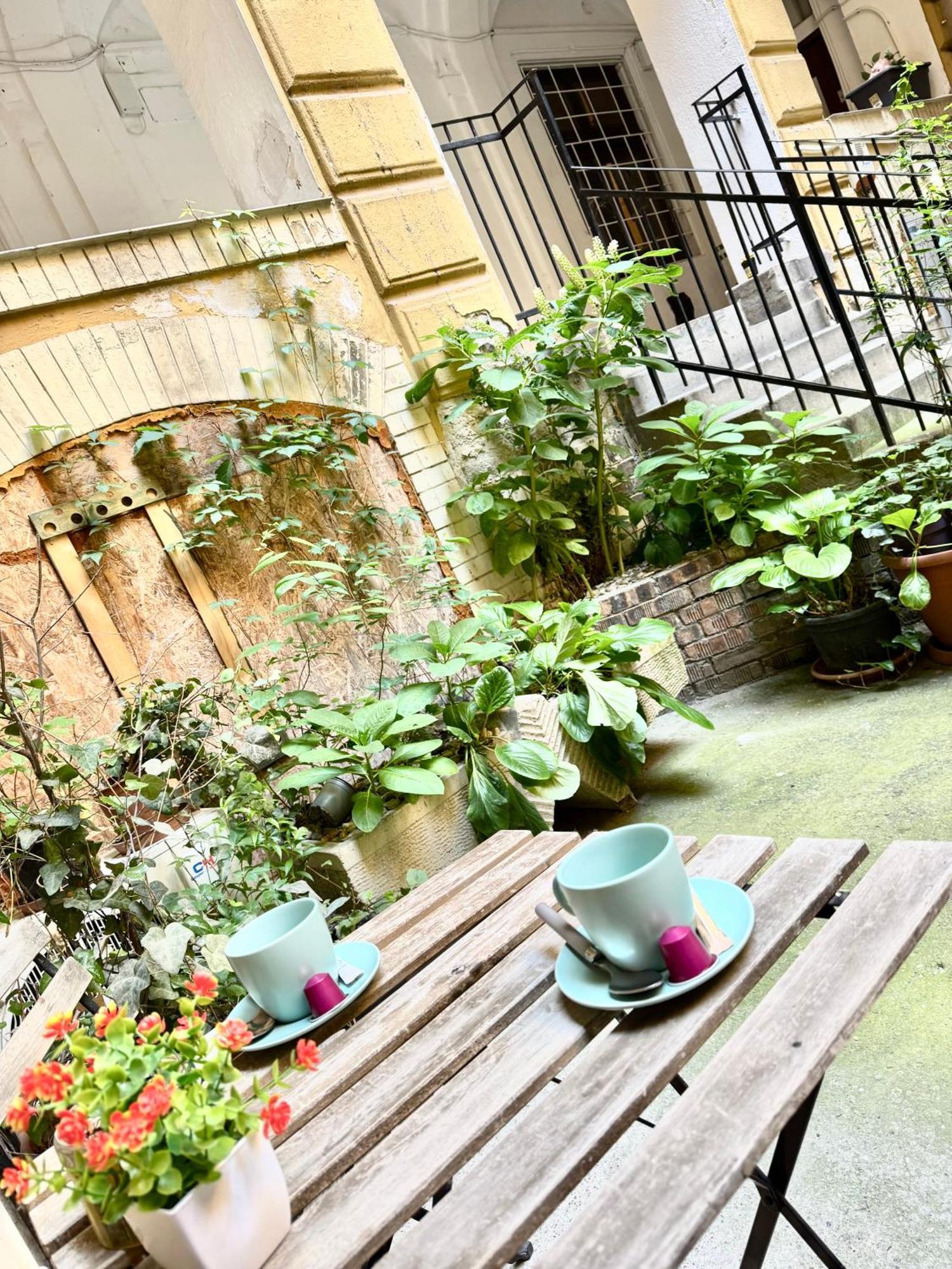 Apartment Small Cosy Near The Famous Westend Center