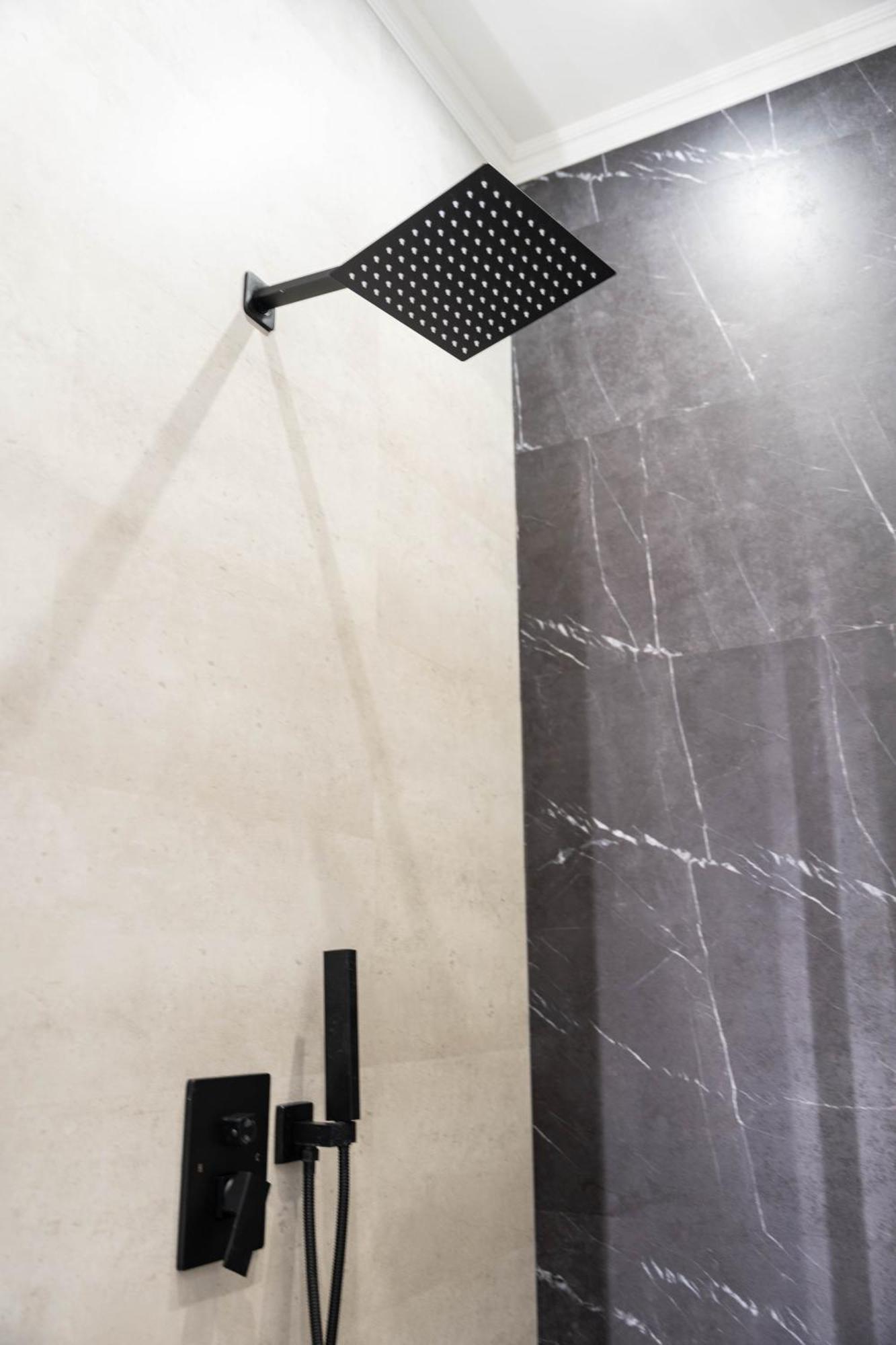 Luxurious & High-end Living Steps From Historic Landmarks