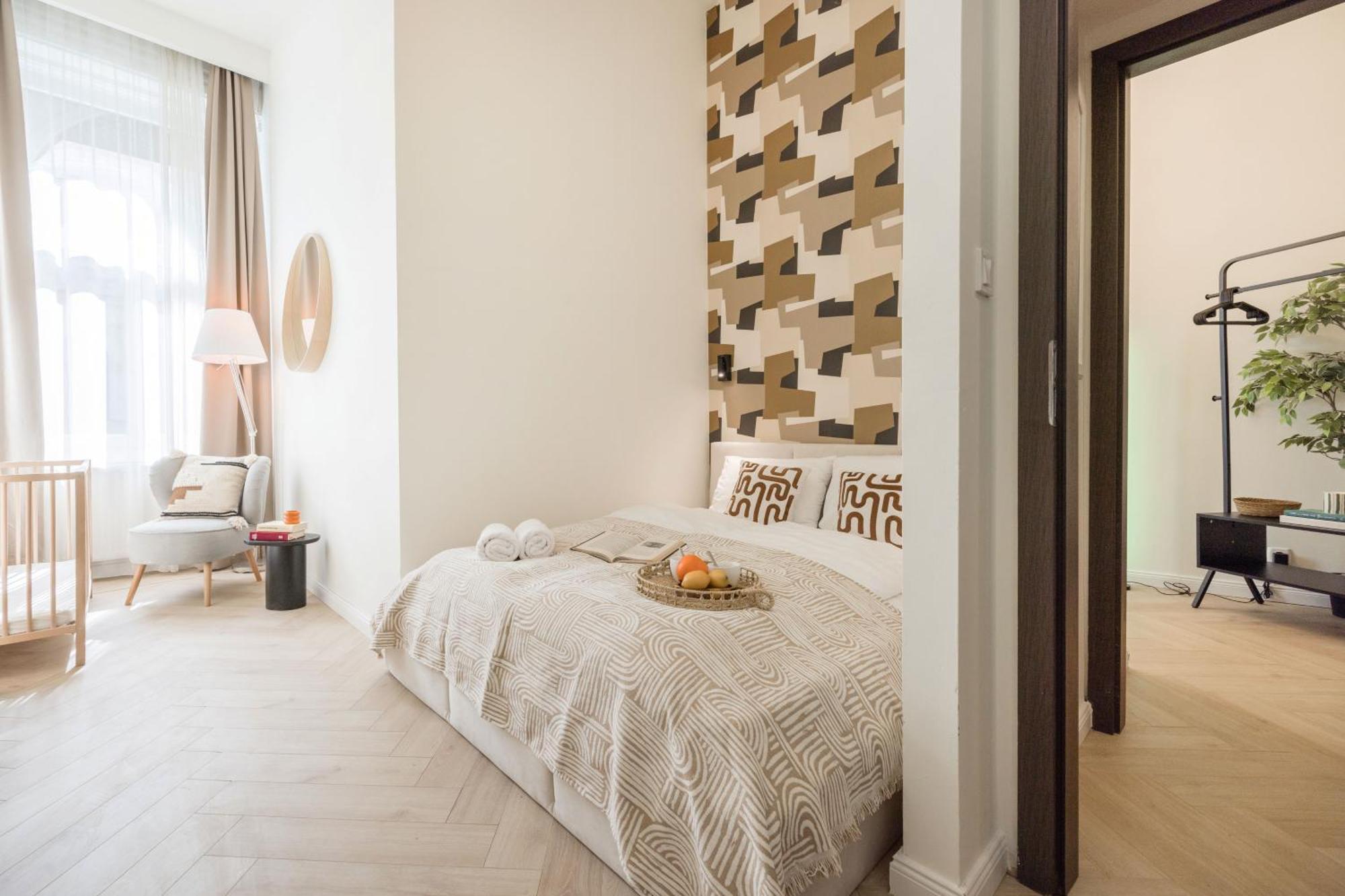 Spacious 5br By Opera, Liszt Ferenc & Centre Apartment *