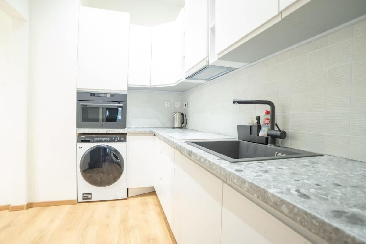 Luxury Retreat With Hot Tub In Prime Location Appartement Budapest