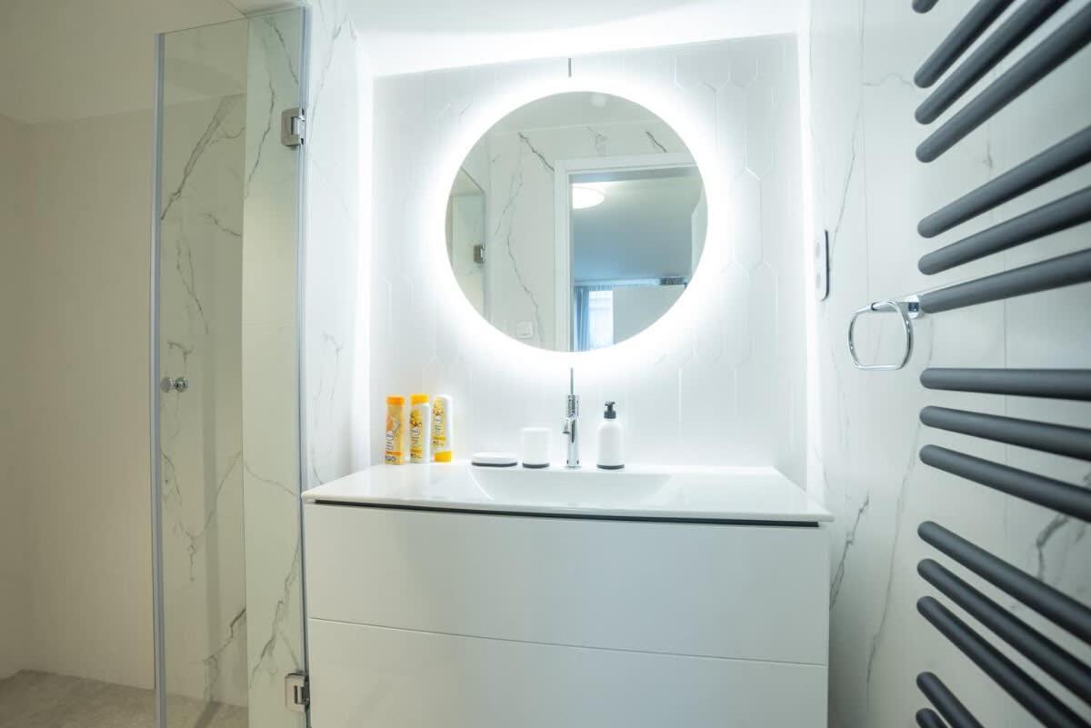 Luxury Retreat With Hot Tub In Prime Location * Budapest